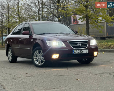 Красный Хендай Соната, объемом двигателя 2 л и пробегом 240 тыс. км за 5300 $, фото 19 на Automoto.ua