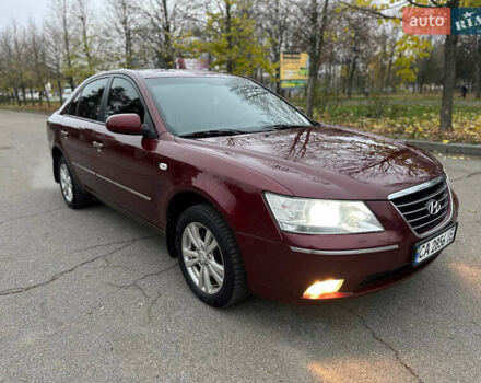 Красный Хендай Соната, объемом двигателя 2 л и пробегом 240 тыс. км за 5300 $, фото 3 на Automoto.ua