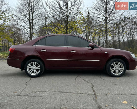 Красный Хендай Соната, объемом двигателя 2 л и пробегом 240 тыс. км за 5300 $, фото 20 на Automoto.ua