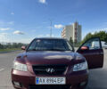 Червоний Хендай Соната, об'ємом двигуна 2.36 л та пробігом 217 тис. км за 5750 $, фото 1 на Automoto.ua