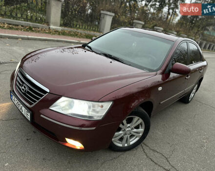 Красный Хендай Соната, объемом двигателя 2 л и пробегом 240 тыс. км за 5300 $, фото 16 на Automoto.ua