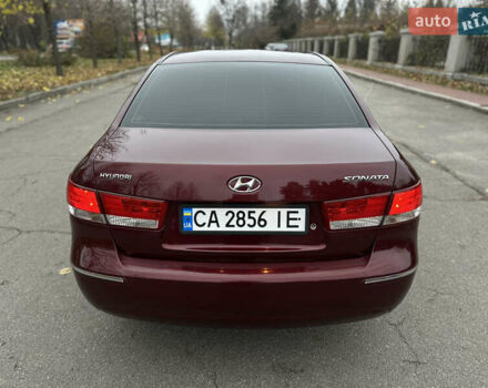 Красный Хендай Соната, объемом двигателя 2 л и пробегом 240 тыс. км за 5300 $, фото 24 на Automoto.ua