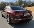 Красный Хендай Соната, объемом двигателя 2 л и пробегом 177 тыс. км за 5500 $, фото 4 на Automoto.ua