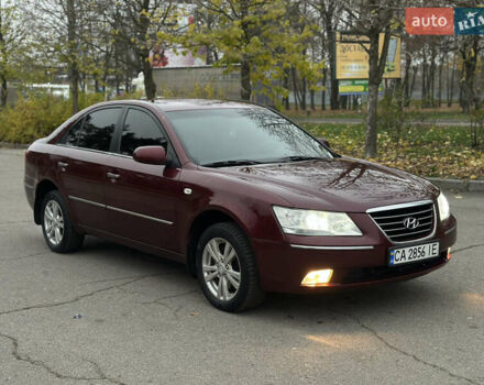 Красный Хендай Соната, объемом двигателя 2 л и пробегом 240 тыс. км за 5300 $, фото 12 на Automoto.ua