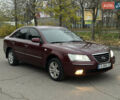 Красный Хендай Соната, объемом двигателя 2 л и пробегом 240 тыс. км за 5300 $, фото 12 на Automoto.ua