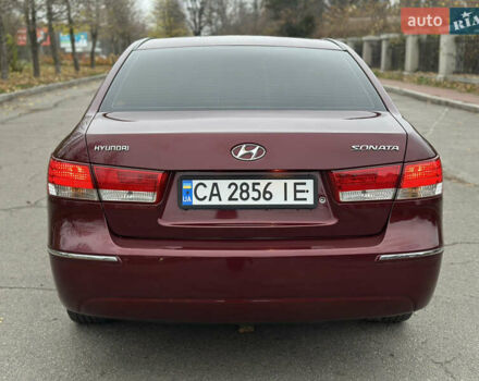 Красный Хендай Соната, объемом двигателя 2 л и пробегом 240 тыс. км за 5300 $, фото 11 на Automoto.ua
