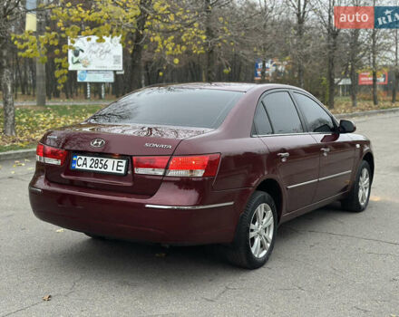 Красный Хендай Соната, объемом двигателя 2 л и пробегом 240 тыс. км за 5300 $, фото 22 на Automoto.ua