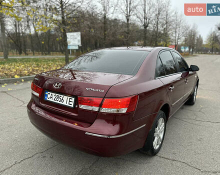 Красный Хендай Соната, объемом двигателя 2 л и пробегом 240 тыс. км за 5300 $, фото 21 на Automoto.ua