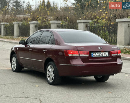 Красный Хендай Соната, объемом двигателя 2 л и пробегом 240 тыс. км за 5300 $, фото 23 на Automoto.ua