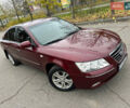 Красный Хендай Соната, объемом двигателя 2 л и пробегом 240 тыс. км за 5300 $, фото 1 на Automoto.ua
