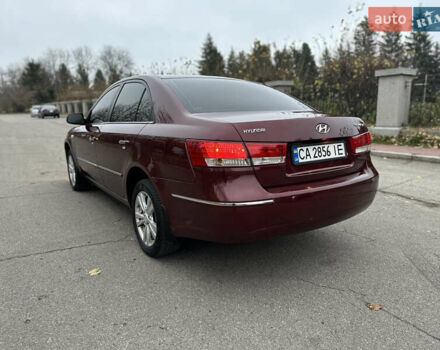 Красный Хендай Соната, объемом двигателя 2 л и пробегом 240 тыс. км за 5300 $, фото 15 на Automoto.ua