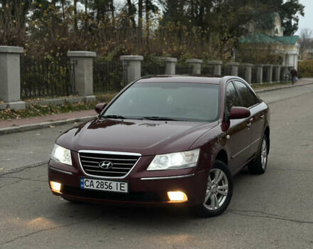 Красный Хендай Соната, объемом двигателя 2 л и пробегом 240 тыс. км за 5300 $, фото 18 на Automoto.ua