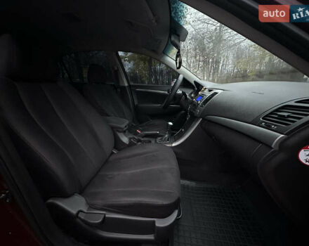 Красный Хендай Соната, объемом двигателя 2 л и пробегом 240 тыс. км за 5300 $, фото 36 на Automoto.ua