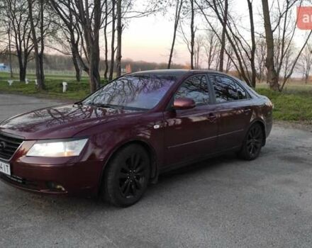 Красный Хендай Соната, объемом двигателя 2 л и пробегом 236 тыс. км за 5700 $, фото 2 на Automoto.ua