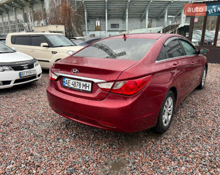 Красный Хендай Соната, объемом двигателя 2.4 л и пробегом 252 тыс. км за 6700 $, фото 5 на Automoto.ua