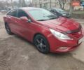 Красный Хендай Соната, объемом двигателя 2 л и пробегом 206 тыс. км за 8500 $, фото 1 на Automoto.ua