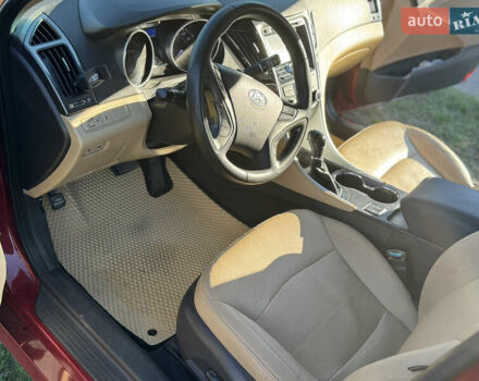 Хендай Соната 2011 в Одессе на Automoto.ua Красный Хендай Соната, объемом двигателя 2.36 л и пробегом 254 тыс. км за 8800 $, фото 9 на Automoto.ua