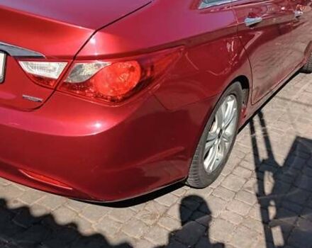 Красный Хендай Соната, объемом двигателя 2.36 л и пробегом 185 тыс. км за 8699 $, фото 1 на Automoto.ua