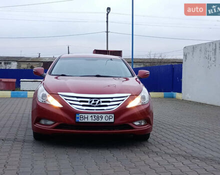 Красный Хендай Соната, объемом двигателя 2.4 л и пробегом 187 тыс. км за 8200 $, фото 3 на Automoto.ua