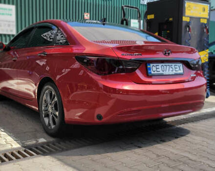 Красный Хендай Соната, объемом двигателя 2.36 л и пробегом 285 тыс. км за 10500 $, фото 4 на Automoto.ua