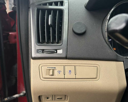 Красный Хендай Соната, объемом двигателя 2.4 л и пробегом 255 тыс. км за 9000 $, фото 11 на Automoto.ua