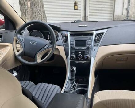 Красный Хендай Соната, объемом двигателя 2.4 л и пробегом 104 тыс. км за 9600 $, фото 3 на Automoto.ua