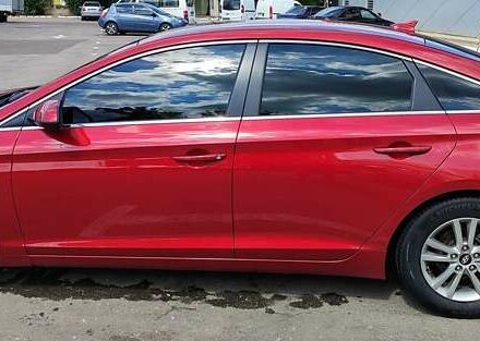 Красный Хендай Соната, объемом двигателя 2.4 л и пробегом 154 тыс. км за 10000 $, фото 2 на Automoto.ua