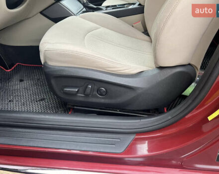 Червоний Хендай Соната, об'ємом двигуна 2.36 л та пробігом 210 тис. км за 9757 $, фото 11 на Automoto.ua