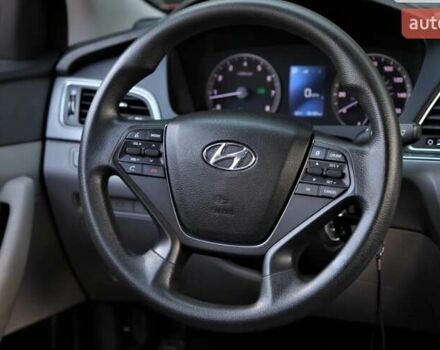 Красный Хендай Соната, объемом двигателя 2.4 л и пробегом 154 тыс. км за 10000 $, фото 16 на Automoto.ua