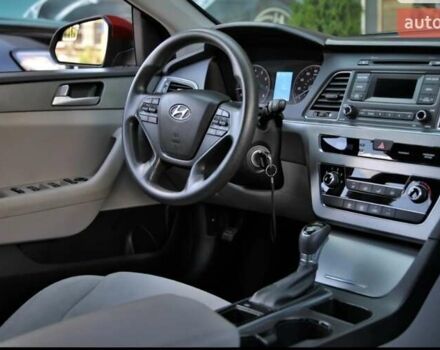 Красный Хендай Соната, объемом двигателя 2.4 л и пробегом 154 тыс. км за 10000 $, фото 15 на Automoto.ua