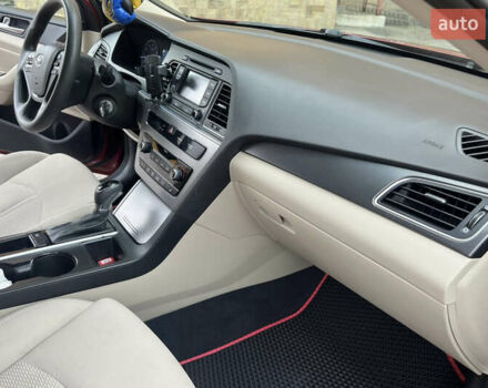 Червоний Хендай Соната, об'ємом двигуна 2.36 л та пробігом 210 тис. км за 9757 $, фото 8 на Automoto.ua