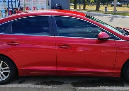 Красный Хендай Соната, объемом двигателя 2.4 л и пробегом 154 тыс. км за 10000 $, фото 6 на Automoto.ua