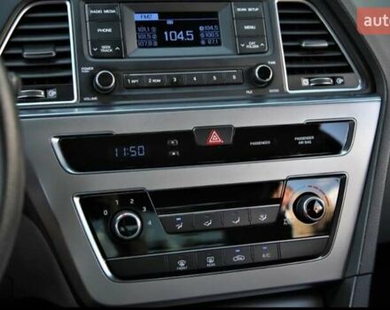 Красный Хендай Соната, объемом двигателя 2.4 л и пробегом 154 тыс. км за 10000 $, фото 14 на Automoto.ua