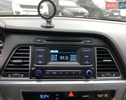 Червоний Хендай Соната, об'ємом двигуна 2.4 л та пробігом 150 тис. км за 9080 $, фото 30 на Automoto.ua