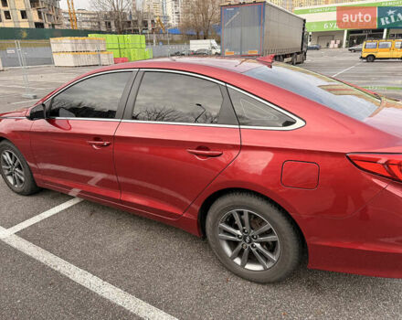 Красный Хендай Соната, объемом двигателя 2.36 л и пробегом 133 тыс. км за 10000 $, фото 3 на Automoto.ua