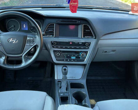 Хендай Соната 2015 в Киеве на Automoto.ua Красный Хендай Соната, объемом двигателя 2.36 л и пробегом 200 тыс. км за 8400 $, фото 15 на Automoto.ua