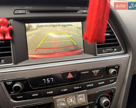 Красный Хендай Соната, объемом двигателя 2.36 л и пробегом 133 тыс. км за 10000 $, фото 11 на Automoto.ua