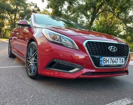 Красный Хендай Соната, объемом двигателя 2 л и пробегом 121 тыс. км за 14000 $, фото 6 на Automoto.ua