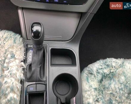 Червоний Хендай Соната, об'ємом двигуна 2.4 л та пробігом 150 тис. км за 9080 $, фото 34 на Automoto.ua