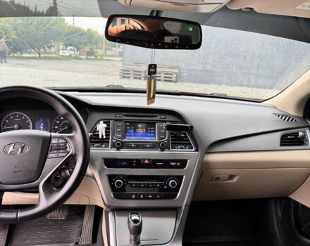 Червоний Хендай Соната, об'ємом двигуна 2.4 л та пробігом 170 тис. км за 9999 $, фото 16 на Automoto.ua