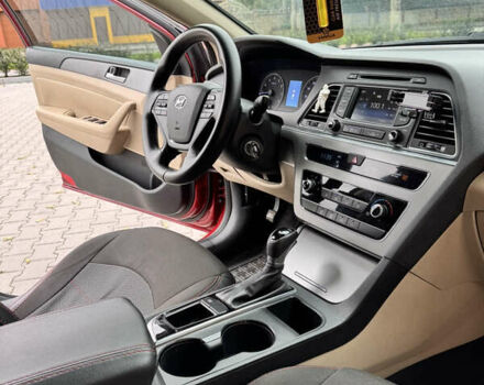 Червоний Хендай Соната, об'ємом двигуна 2.4 л та пробігом 170 тис. км за 9999 $, фото 24 на Automoto.ua