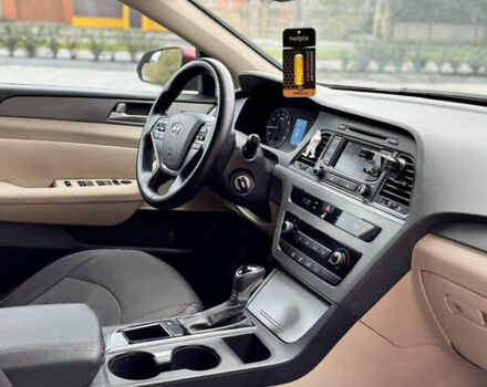 Червоний Хендай Соната, об'ємом двигуна 2.4 л та пробігом 170 тис. км за 9999 $, фото 18 на Automoto.ua