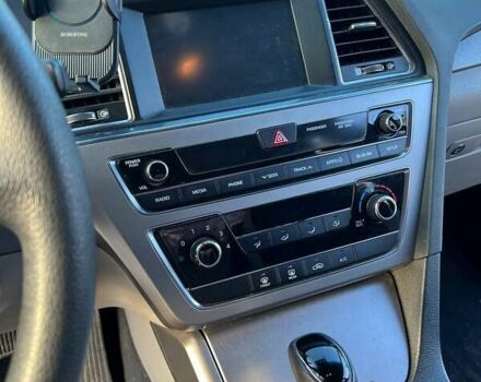 Червоний Хендай Соната, об'ємом двигуна 2.4 л та пробігом 218 тис. км за 9300 $, фото 8 на Automoto.ua