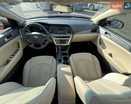 Червоний Хендай Соната, об'ємом двигуна 2.4 л та пробігом 133 тис. км за 9500 $, фото 8 на Automoto.ua