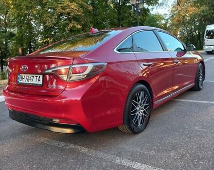 Красный Хендай Соната, объемом двигателя 2 л и пробегом 121 тыс. км за 14000 $, фото 4 на Automoto.ua