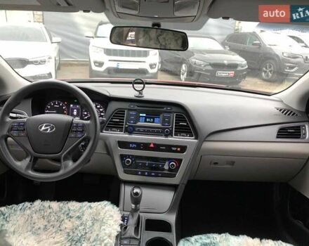 Червоний Хендай Соната, об'ємом двигуна 2.4 л та пробігом 150 тис. км за 9080 $, фото 35 на Automoto.ua