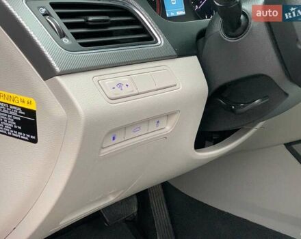 Червоний Хендай Соната, об'ємом двигуна 2.4 л та пробігом 150 тис. км за 9080 $, фото 19 на Automoto.ua