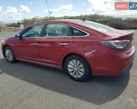 Хендай Соната 2015 в Львове на Automoto.ua Красный Хендай Соната, объемом двигателя 2 л и пробегом 140 тыс. км за 1600 $, фото 1 на Automoto.ua