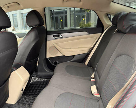 Червоний Хендай Соната, об'ємом двигуна 2.4 л та пробігом 170 тис. км за 9999 $, фото 17 на Automoto.ua