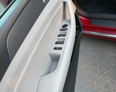 Красный Хендай Соната, объемом двигателя 2 л и пробегом 121 тыс. км за 14000 $, фото 10 на Automoto.ua